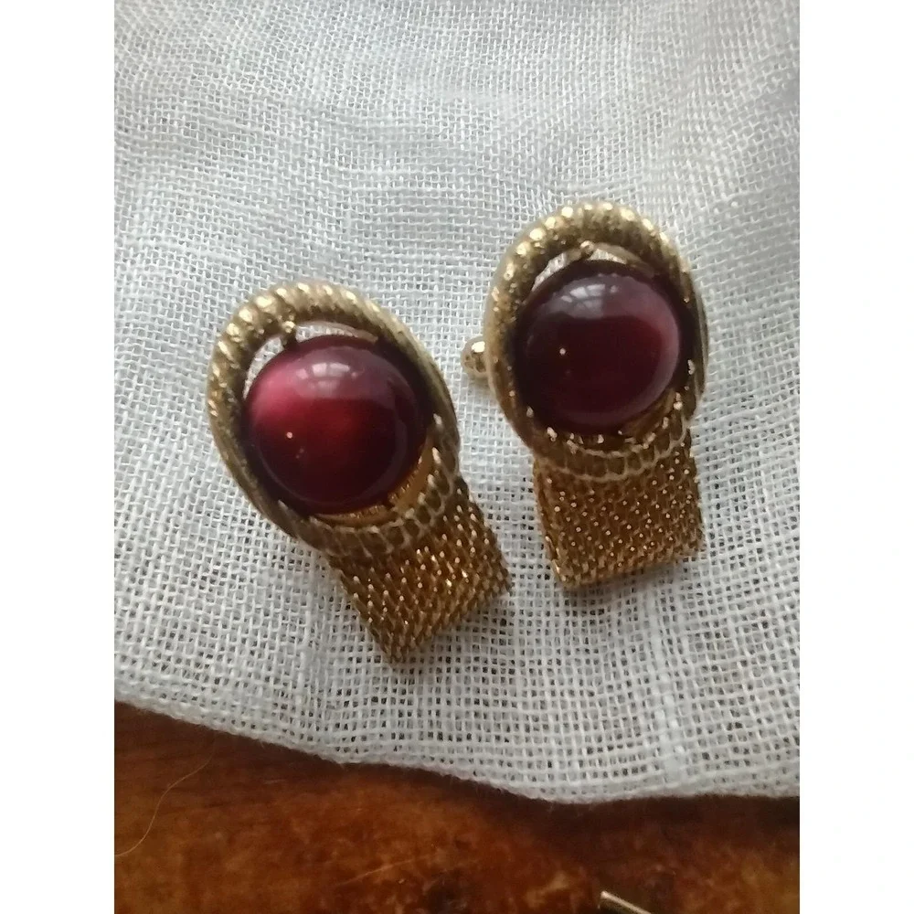 Vintage Gold Tone Mesh Wrap Cufflinks and Tie Bar Set Burgundy Red Cabochon